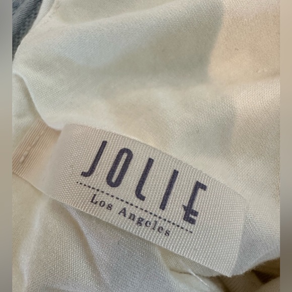 Gathered- crossed- cropped sleeveless top. - Picture 7 of 8